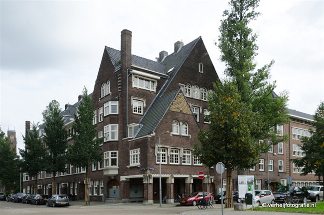 Zuidoost-hoek van de Minervalaan-Gerrit van der Veenstraat 
              <br/>
              Annemarieke Verheij , 2015-09-20